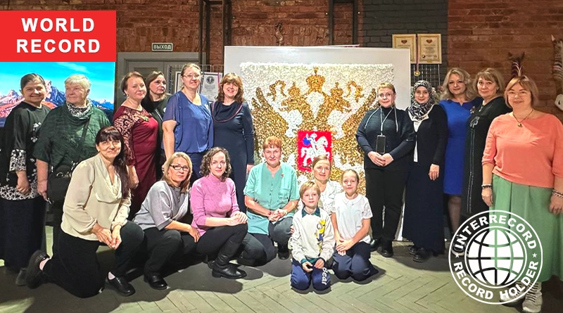 largest coat of arms of Russia made of clay hydrangeas